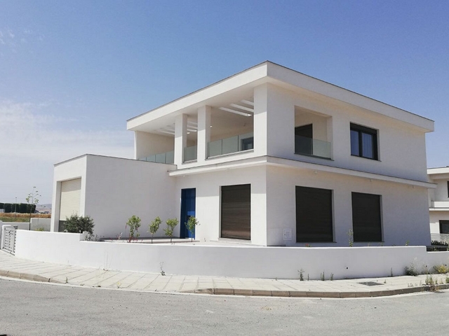 3 bedrooms House Detached House in Dromolaxia, Larnaca