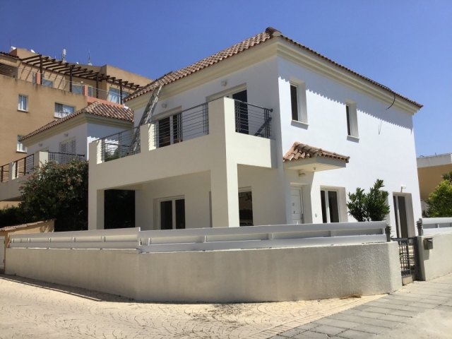 3 Bedroom Detached House For Sale in Paphos City Centre