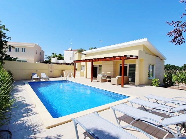 4 bedrooms House Bungalow in Dekelia, Larnaca