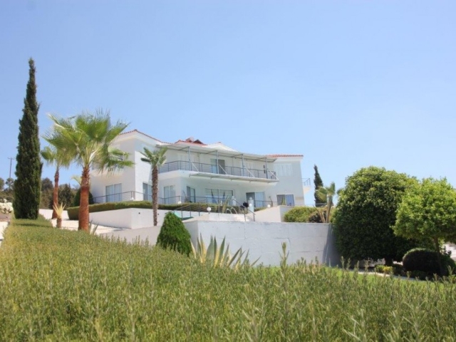 For Sale : Detached Villa - Paphos, Pegia - St. George