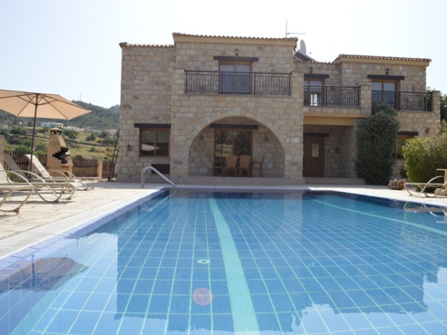 4 bedrooms House Detached House in Argaka, Paphos