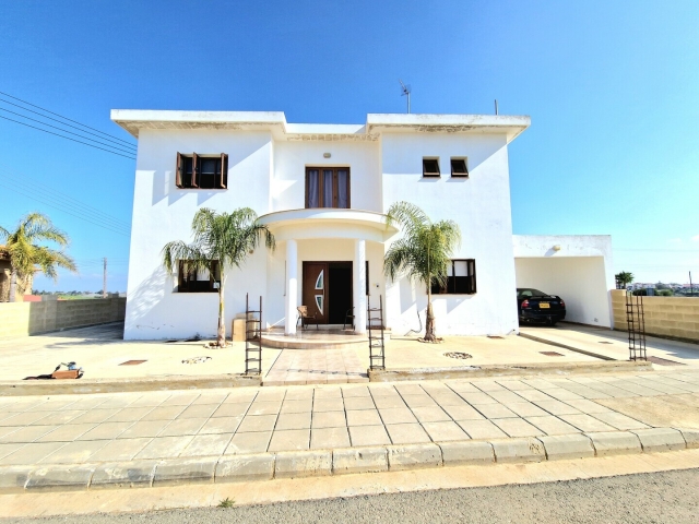 4 bedrooms House Detached House in Frenaros, Famagusta