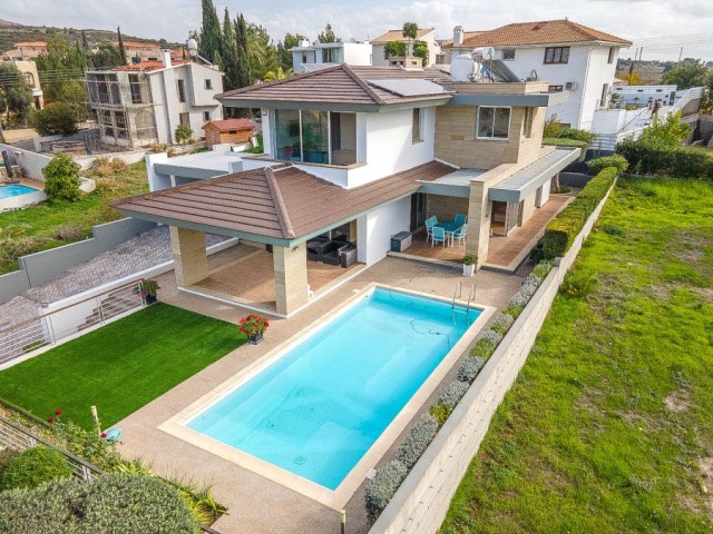Gorgious 4 Bedroom Villa For Sale in Konia, Paphos, with Title Deeds