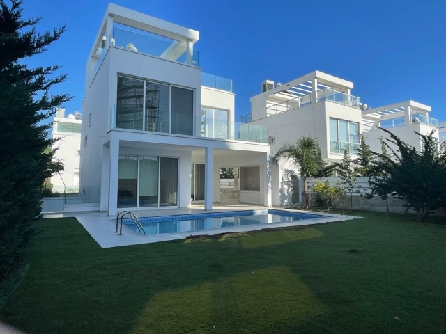 4 bedrooms House Detached House in Oroklini Seaside, Oroklini, Larnaca