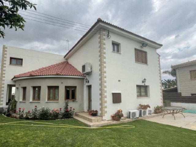 Four-Bedroom House in Psimolofou, Nicosia
