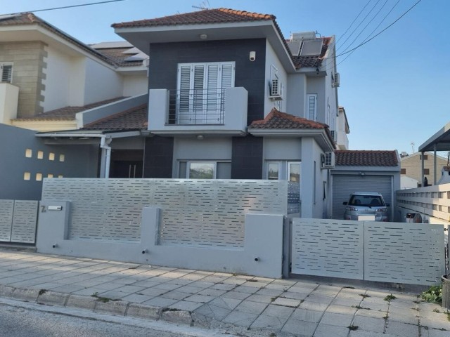 4 bedrooms House Semi Detached House in Aglantzia, Nicosia