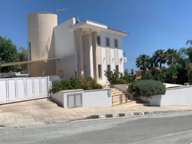 5 bedrooms House Detached House in Agios Tychonas, Limassol
