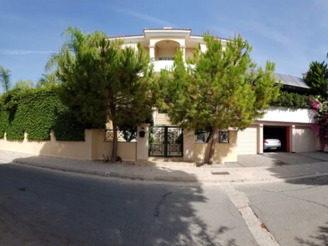 For Sale : Detached Villa - Paphos, Pegia - Coral Bay