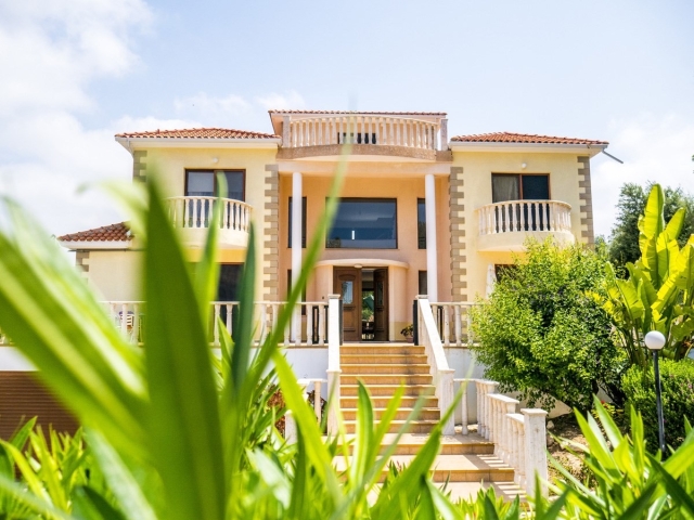 Luxury Villa in Peyia, Paphos