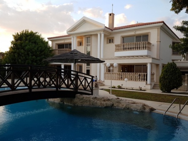 Large beach villa on Malindi beach, East Limassol!!