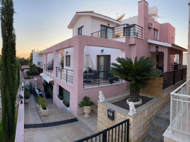 6 bedrooms House Detached House in Konia, Paphos