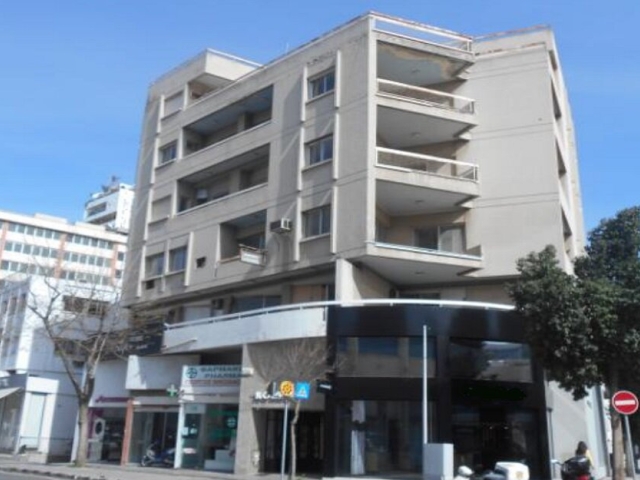 Commercial Building in Makariou Avenue, Nicosia