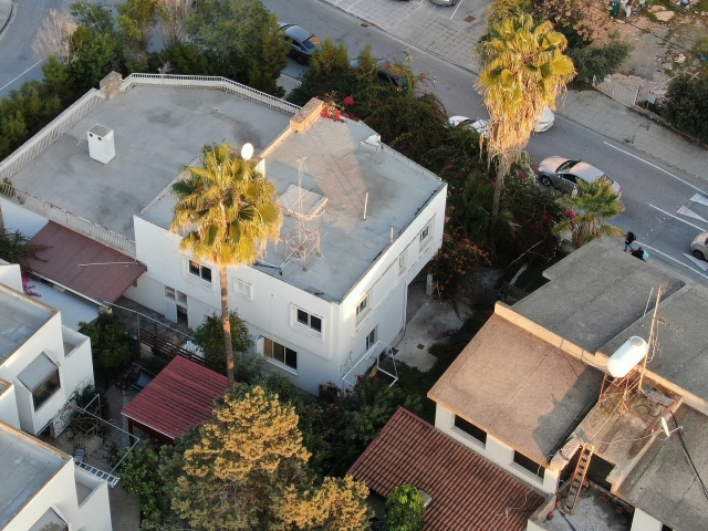 House, Apostolos Varnavas & Agios Makarios