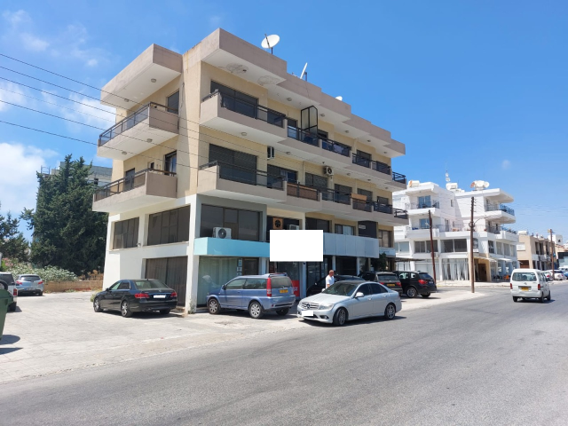 10 bedrooms Building Mixed-use Building in Paphos City Centre, Paphos